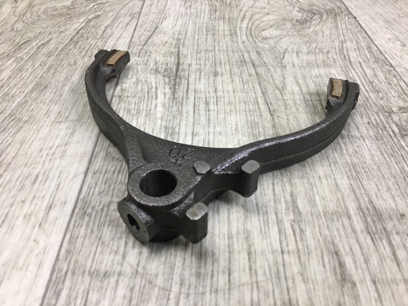 Разное TOYOTA LAND CRUISER 200 08-21