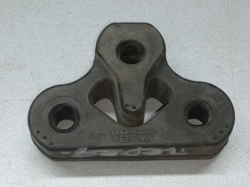 Крепление глушителя HONDA PILOT 15- 2017 3.5L 18215-TA0-A21 Б/У