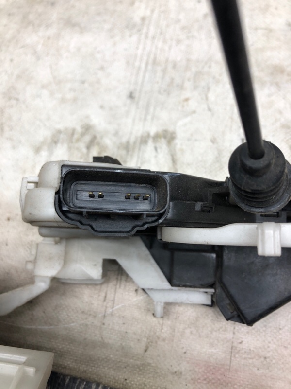 Замок двери передний правый KIA SOUL PS 13-19 PS 2.0 Замок двери передний правый KIA SOUL PS 13-19 PS 2.0