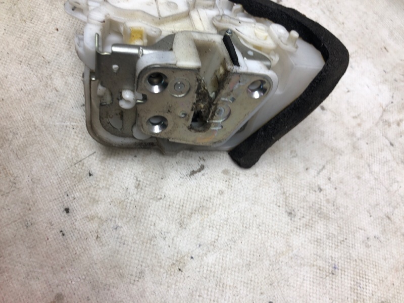 Замок двери задний правый FORESTER SH 07-12 Внедорожник Замок двери задний правый FORESTER SH 07-12 Внедорожник