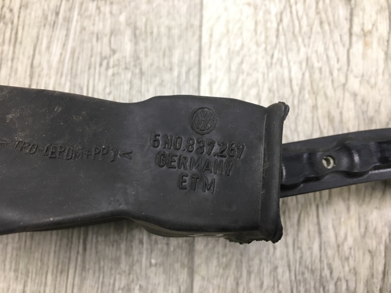 Ограничитель двери передний левый JETTA USA 10-17 2017 162 1.4 CZTA