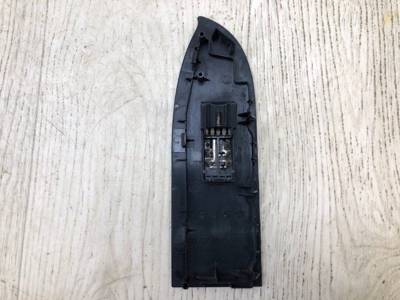 Кнопка стеклоподъемника задняя правая GRAND VITARA 05-15 2005 Внедорожник 2.0 J20A