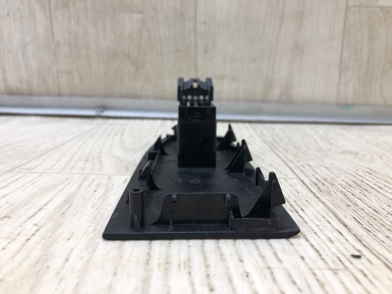 Кнопка стеклоподъемника задняя правая GRAND VITARA 05-15 2005 Внедорожник 2.0 J20A