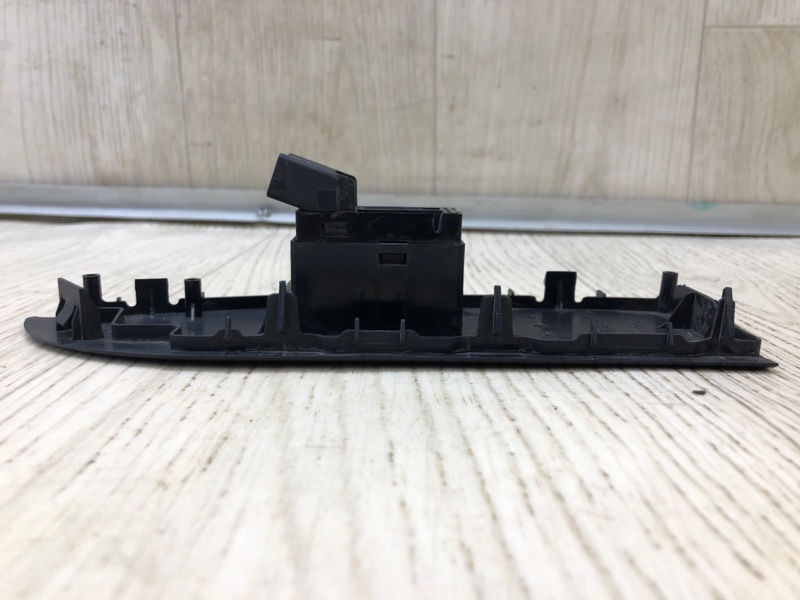 Кнопка стеклоподъемника задняя левая GRAND VITARA 05-15 2005 Внедорожник 2.0 J20A