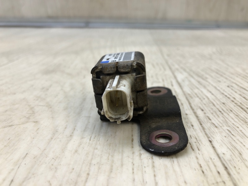 Датчик удара передний правый SUZUKI GRAND VITARA 05-15 Внедорожник 2.0 J20A Датчик удара передний правый SUZUKI GRAND VITARA 05-15 Внедорожник 2.0 J20A