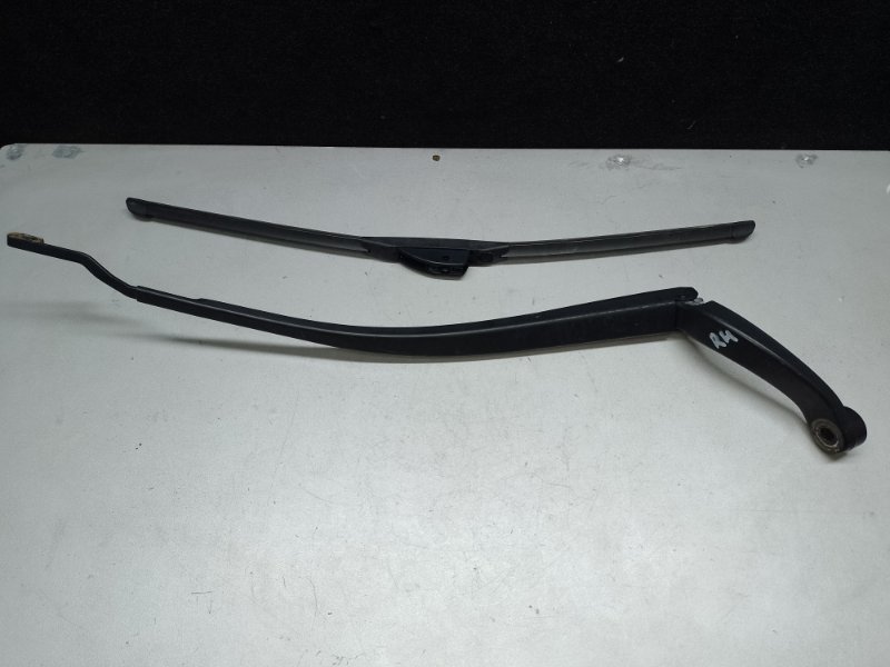 Поводок стеклоочистителя передний правый HONDA PILOT 15- 2017 3.5L 76610-TG7-A01 Б/У