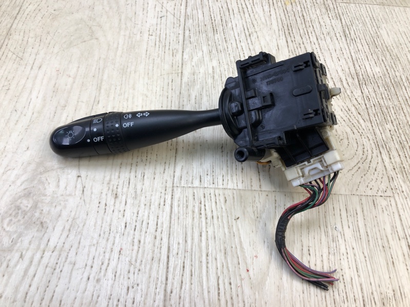 Запчасть подрулевой переключатель левый SUZUKI GRAND VITARA 05-15 2005 Внедорожник 2.0 J20A 37210-58J20 Б/У Подрулевой переключатель левый SUZUKI GRAND VITARA 05-15 2005 Внедорожник 2.0 J20A 37210-58J20 Б/У