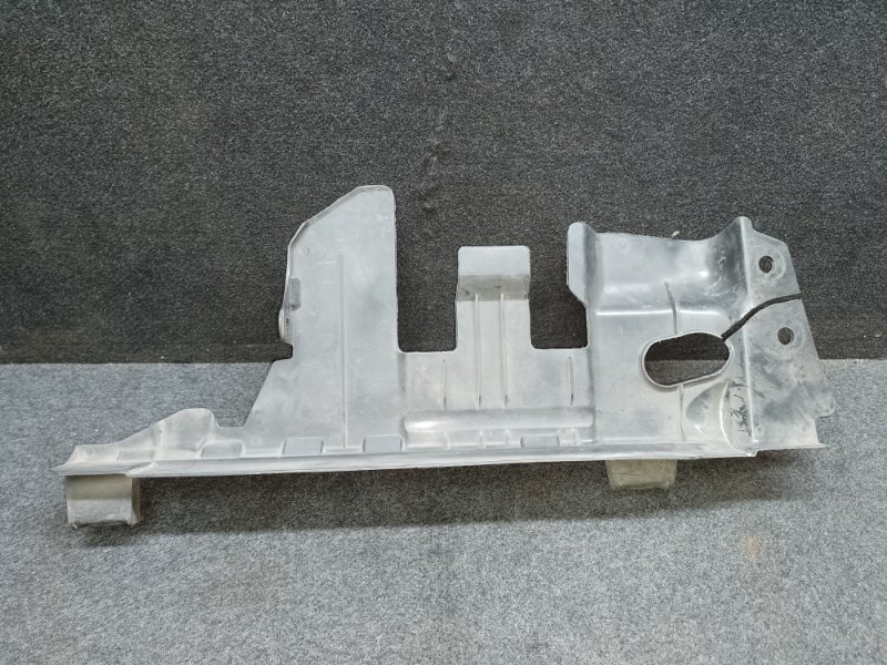 Дефлектор радиатора левый PILOT 15- 2017 3.5L