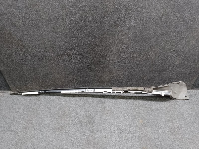 Накладка стойки лобового стекла передняя правая HONDA PILOT 15- 3.5L