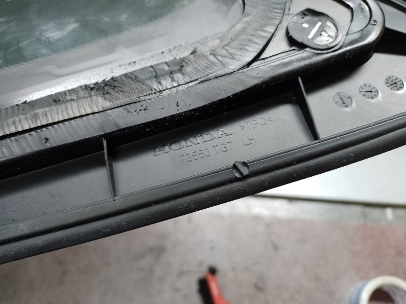 Стекло в кузов заднее левое HONDA PILOT 15- 3.5L