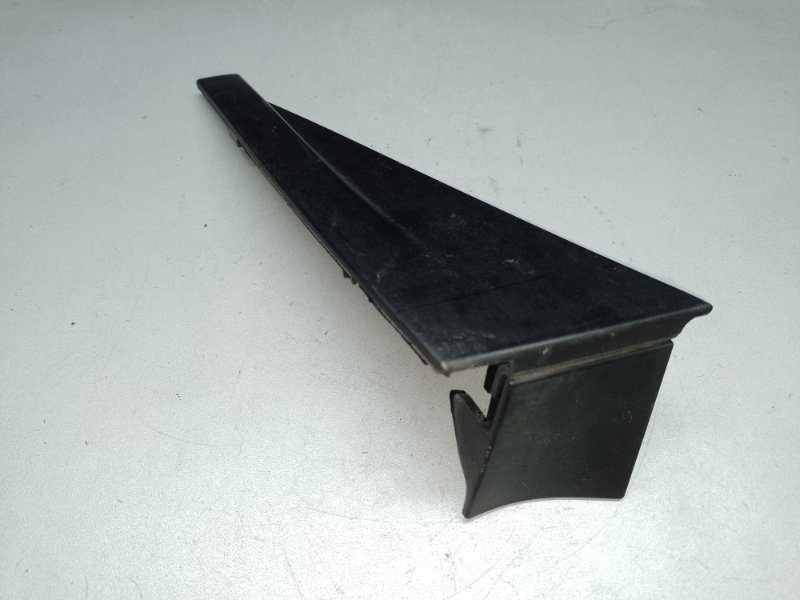 Накладка петли крышки багажника левая HONDA PILOT 15- 2017 3.5L 74885-TG7-A01 Б/У