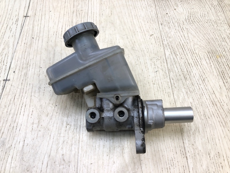 Главный тормозной цилиндр SUZUKI GRAND VITARA 05-15 2005 Внедорожник 2.0 J20A 51100-65JA0 Б/У