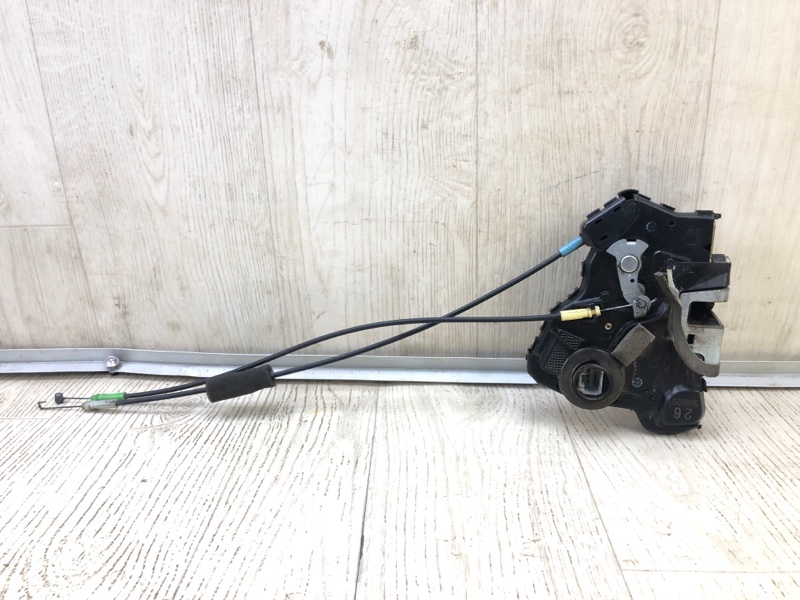 Замок двери передний левый SUZUKI GRAND VITARA 05-15 2005 Внедорожник 2.0 J20A 82250-65J11 Б/У