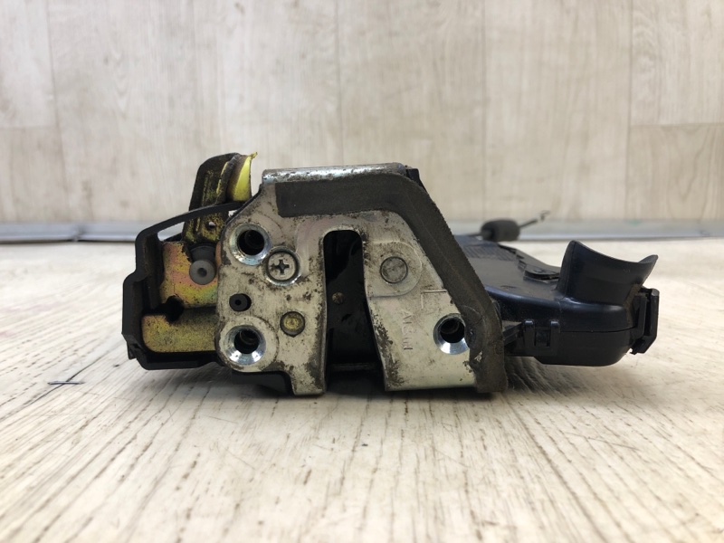 Замок двери передний левый GRAND VITARA 05-15 2005 Внедорожник 2.0 J20A