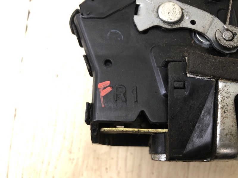 Замок двери передний правый GRAND VITARA 05-15 2005 Внедорожник 2.0 J20A Замок двери передний правый GRAND VITARA 05-15 2005 Внедорожник 2.0 J20A