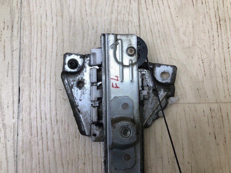 Стеклоподъемник передний левый SUZUKI GRAND VITARA 05-15 Внедорожник 2.0 J20A