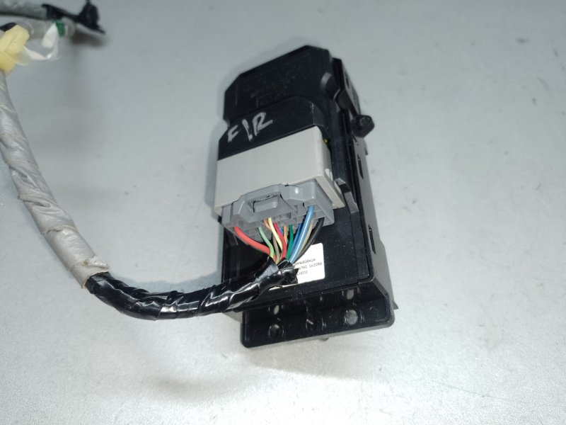 Кнопка стеклоподъемника передняя правая PILOT 15- 2017 3.5L