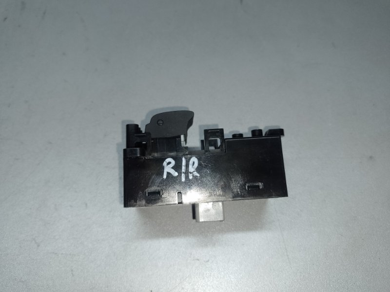 Кнопка стеклоподъемника задняя PILOT 15- 2017 3.5L