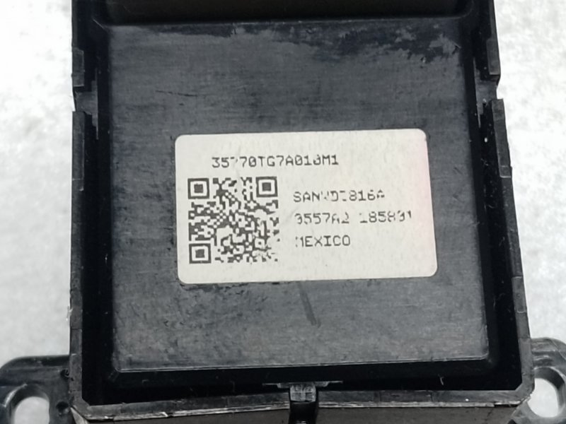 Кнопка стеклоподъемника задняя PILOT 15- 2017 3.5L