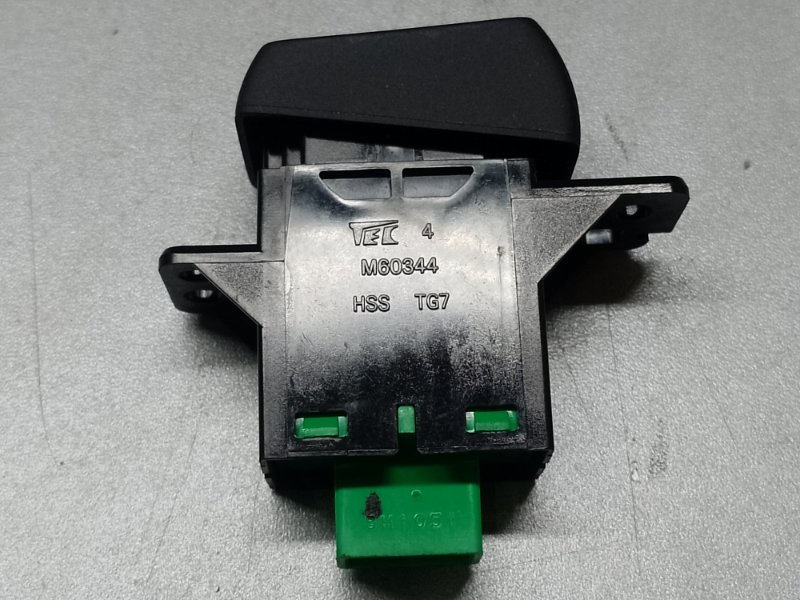 Кнопка обогрева сидений передняя левая PILOT 15- 2017 3.5L