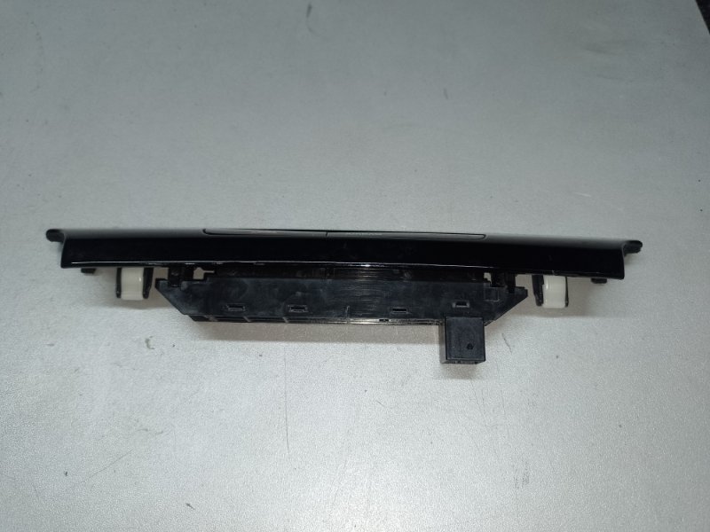 Кнопка аварийной сигнализации PILOT 15- 2017 3.5L