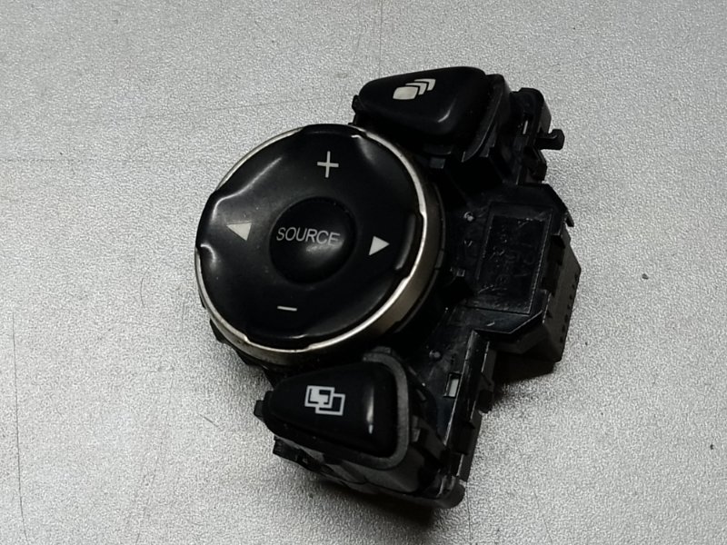 Кнопка левая HONDA PILOT 15- 2017 3.5L 35880-TG7-A11 Б/У