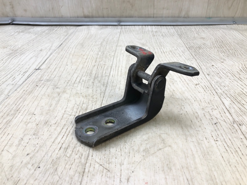 Петля двери верхняя передняя правая SUZUKI GRAND VITARA 05-15 2005 Внедорожник 2.0 J20A 69310-65J00 Б/У