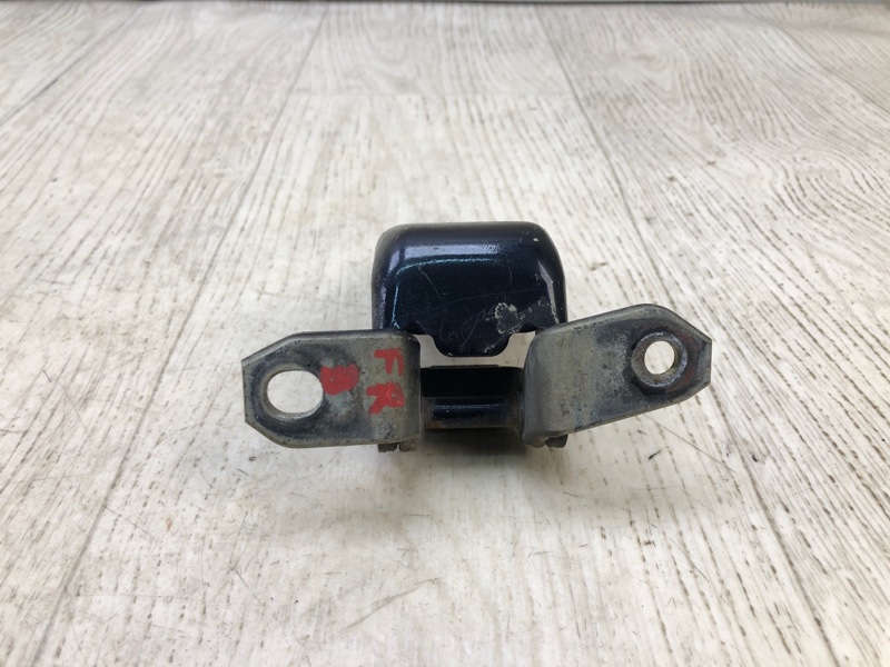 Петля двери верхняя передняя правая SUZUKI GRAND VITARA 05-15 Внедорожник 2.0 J20A