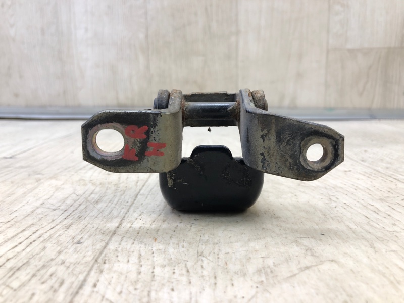 Петля двери нижняя передняя правая SUZUKI GRAND VITARA 05-15 Внедорожник 2.0 J20A