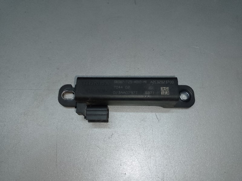 Антенна HONDA PILOT 15- 2017 3.5L 38387-TZ5-A01 Б/У