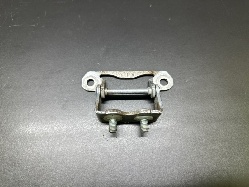 Петля крышки багажника SUBARU CROSSTREK 12-17 2015 GP FB20X e-Boxer 60879FJ001 Б/У