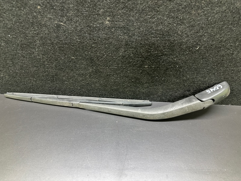 Поводок стеклоочистителя задний TOYOTA PRIUS - 30 09-17 2011 XW30 1.8 2ZRFXE 85241-47030 Б/У