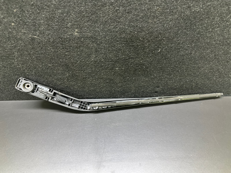 Поводок стеклоочистителя задний TOYOTA PRIUS - 30 09-17 XW30 1.8 2ZRFXE