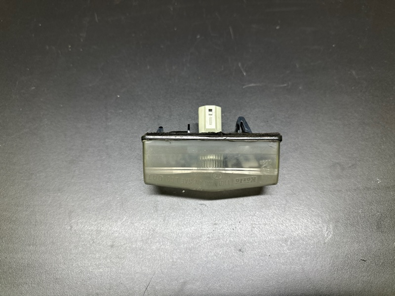 Подсветка номера PRIUS - 30 09-17 2013 1.8 2ZRFXE Подсветка номера PRIUS - 30 09-17 2013 1.8 2ZRFXE