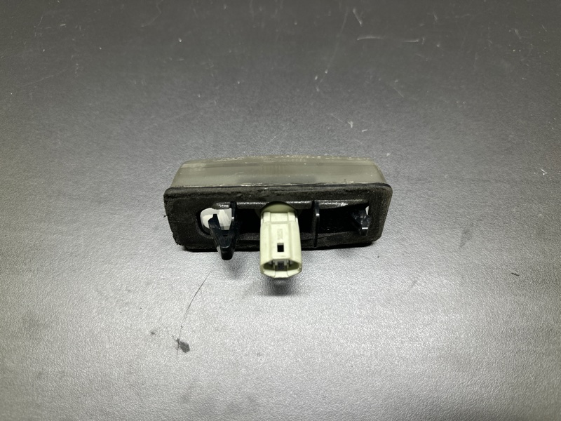 Подсветка номера TOYOTA PRIUS - 30 09-17 1.8 2ZRFXE Подсветка номера TOYOTA PRIUS - 30 09-17 1.8 2ZRFXE