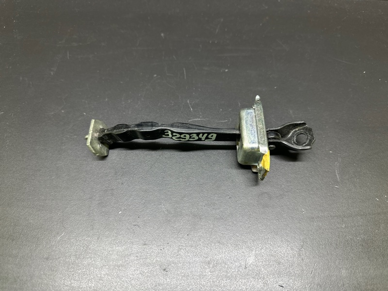 Ограничитель двери задний левый NISSAN X-TRAIL/ROGUE T32 13-20 2015 T32 2.5 QR25DE 82430-4CL0A Б/У