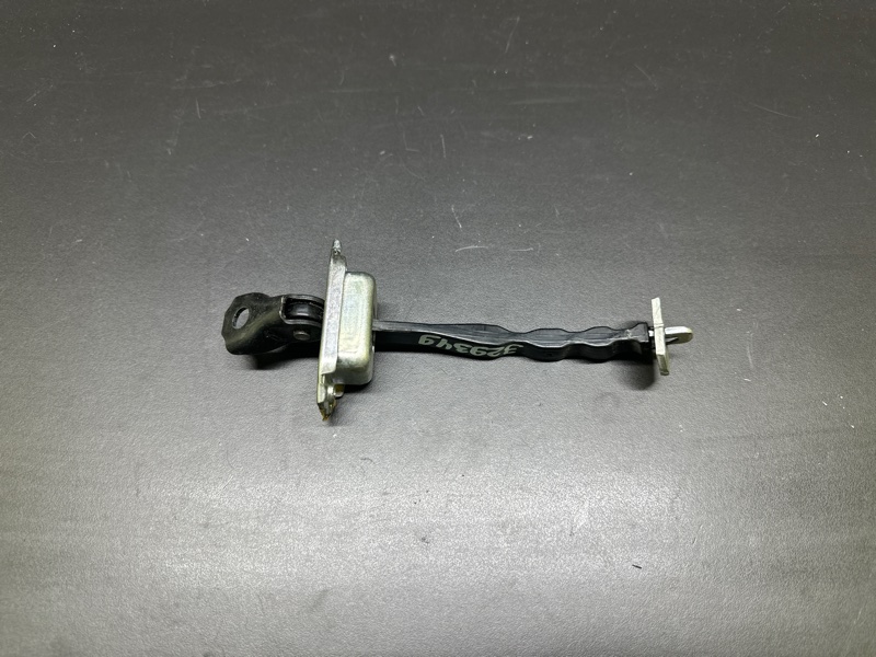 Ограничитель двери задний левый NISSAN X-TRAIL/ROGUE T32 13-20 T32 2.5 QR25DE