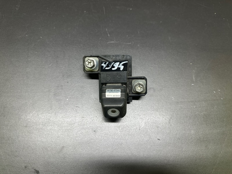 Камера заднего вида PRIUS - 30 09-17 2013 1.8 2ZRFXE