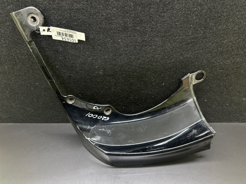 Накладка крышки багажника левая RAV4 05-12