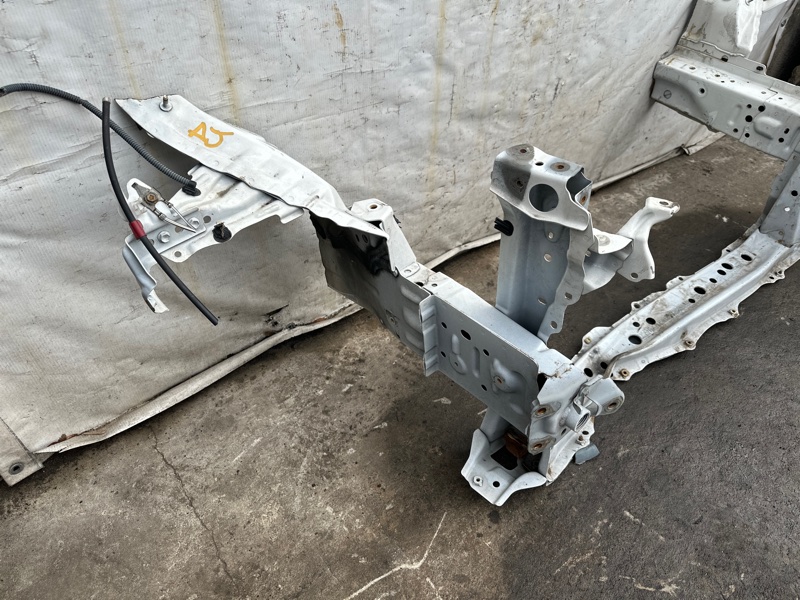 Панель передняя TOYOTA PRIUS C/AQUA 11-14 NHP10L 1NZ-FXE 1.5L