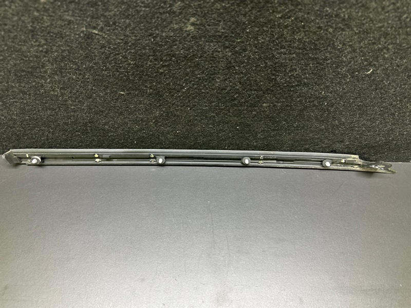 Молдинг кузова задний правый X-TRAIL/ROGUE T33 20- Молдинг кузова задний правый X-TRAIL/ROGUE T33 20-