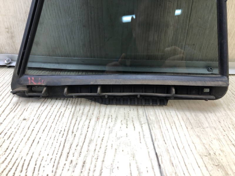 Стекло двери глухое заднее левое SUZUKI GRAND VITARA 05-15 Внедорожник 2.0 J20A