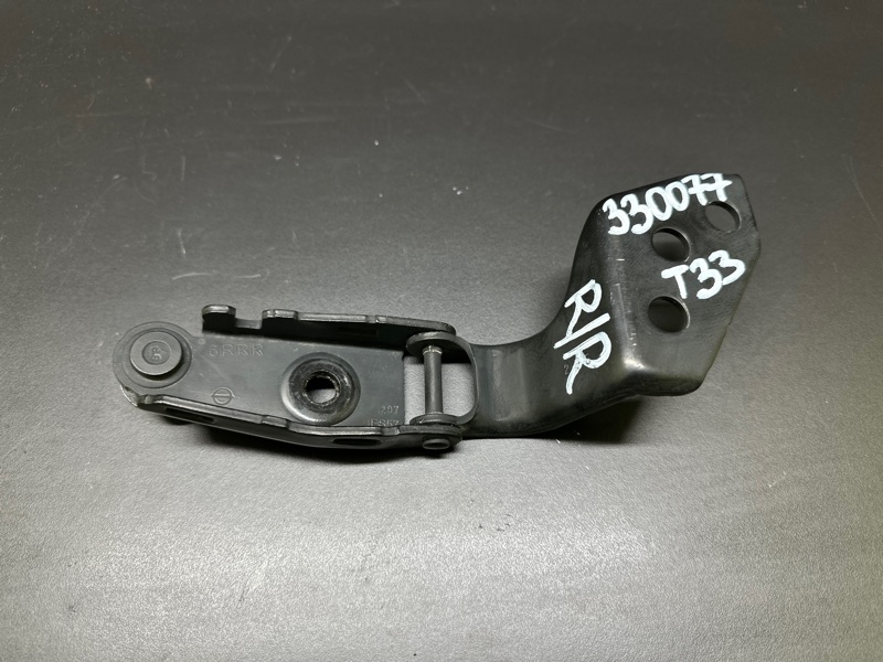 Петля крышки багажника правая X-TRAIL/ROGUE T33 20-