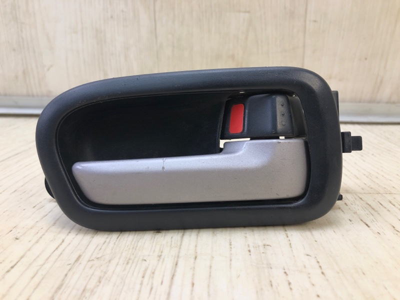 Запчасть ручка двери внутренняя правая SUZUKI GRAND VITARA 05-15 2005 Внедорожник 2.0 J20A 83110-65J10-BWJ Б/У Ручка двери внутренняя правая SUZUKI GRAND VITARA 05-15 2005 Внедорожник 2.0 J20A 83110-65J10-BWJ Б/У