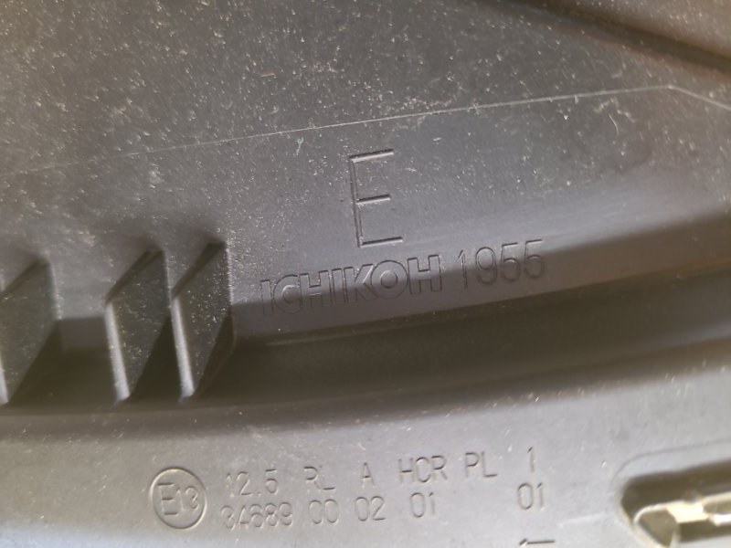 Фара правая LEAF 18-