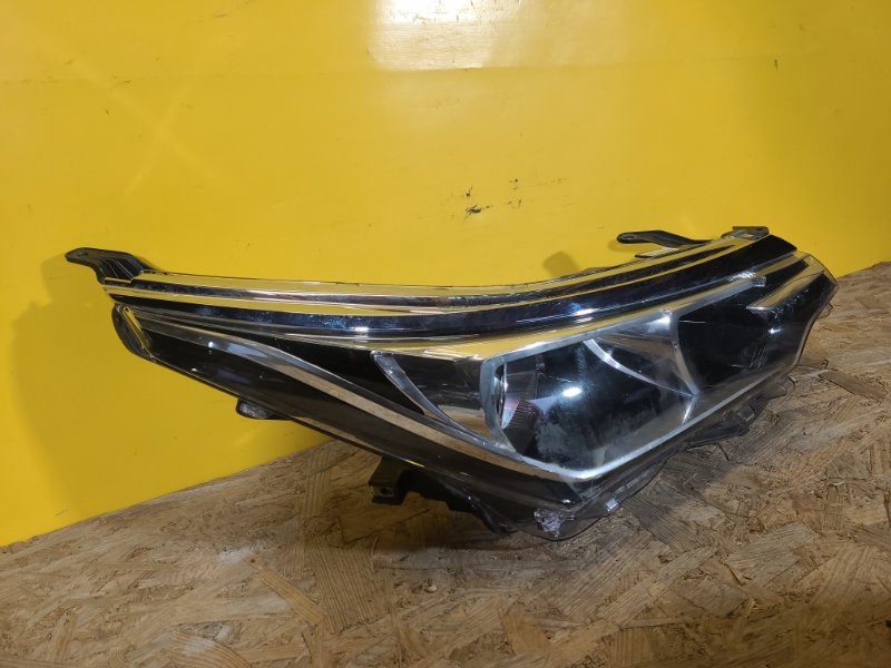 Фара правая COROLLA 12-19 E180 Фара правая COROLLA 12-19 E180
