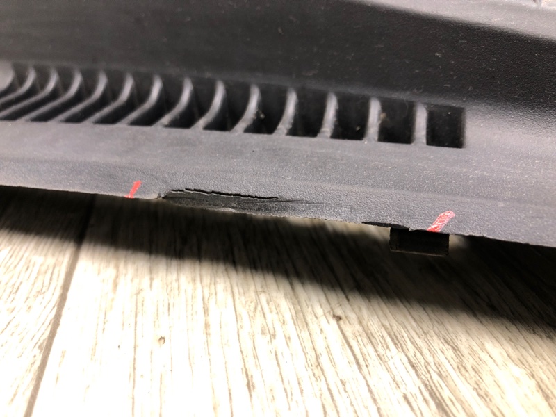 Пластик под лобовое стекло / Жабо правый GRAND VITARA 05-15 2005 Внедорожник 2.0 J20A Пластик под лобовое стекло / Жабо правый GRAND VITARA 05-15 2005 Внедорожник 2.0 J20A