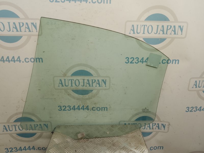 Стекло двери заднее правое MITSUBISHI CARISMA 95-04 Стекло двери заднее правое MITSUBISHI CARISMA 95-04
