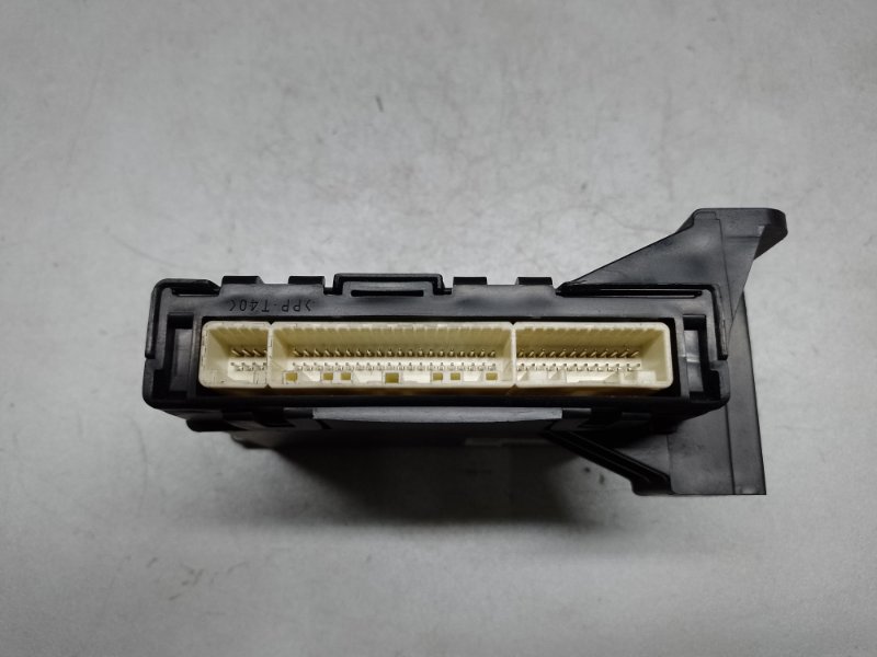 Блок управления печкой TOYOTA PRIUS - 30 09-17 1.8 2ZRFXE