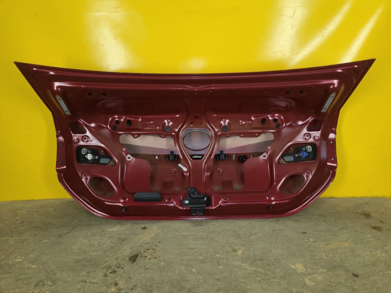 Крышка багажника COROLLA E170 13-19 Крышка багажника COROLLA E170 13-19